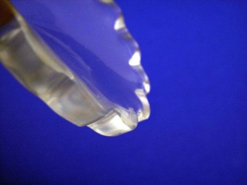 Gel a comportamento fortemente visco-elastico